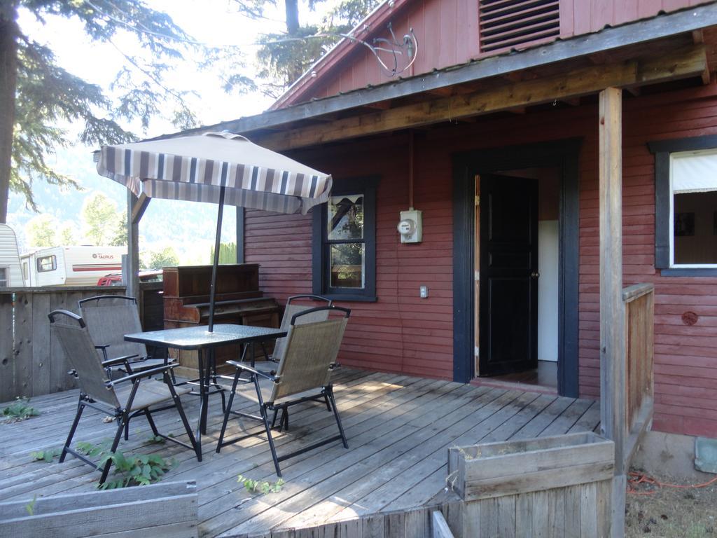 Old Towne Inne Chuckwagon Bar & Grill 3*